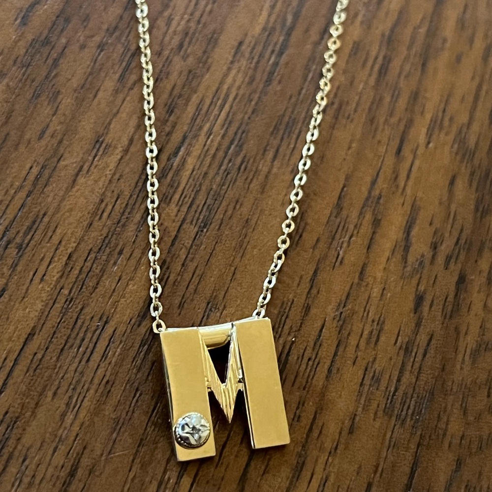 Retro Womens M golden necklace